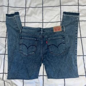 Levi Washed Jeans
